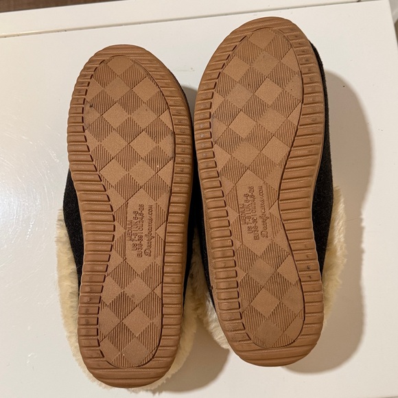 Dearfoams Women's sleepers. Size 7-8. - Picture 8 of 8